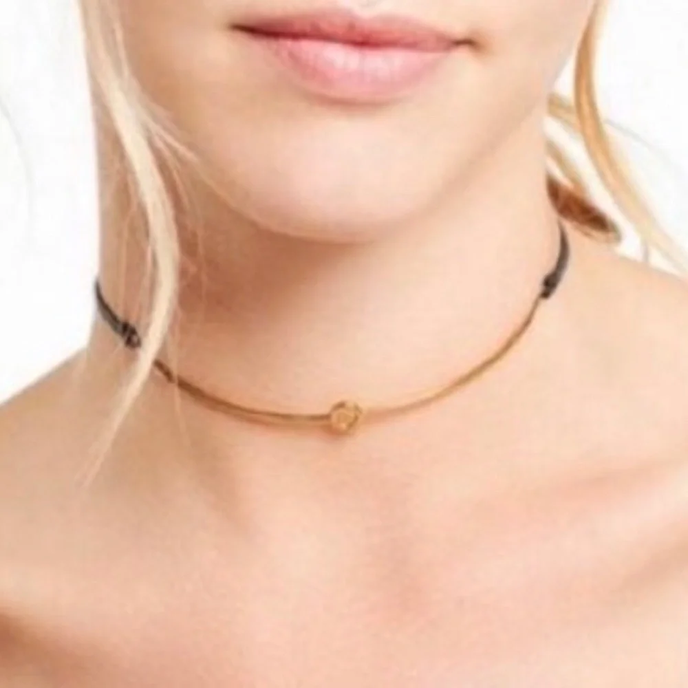 :: Stella & Dot Gorgeously Delicate Mia Gold+Leather Choker - Picture 9 of 9